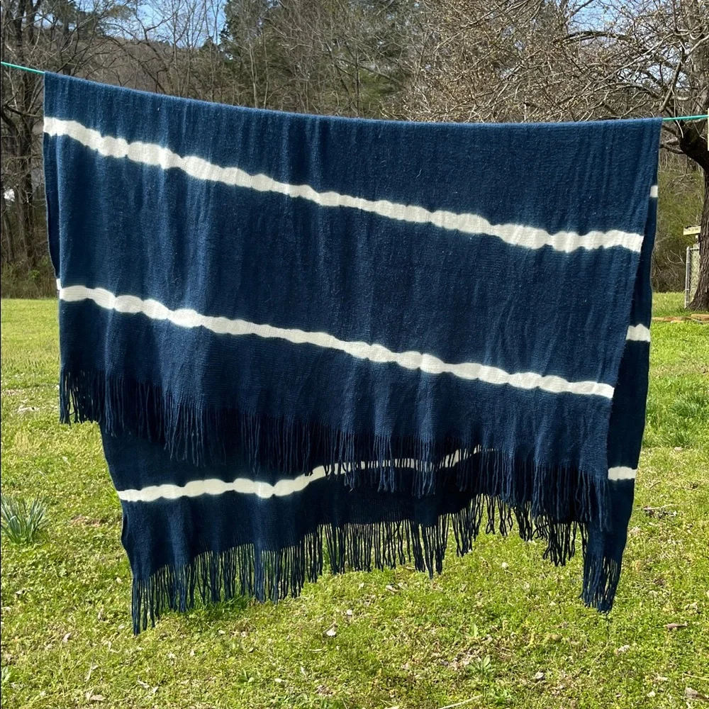 Navy Blue / White Tie Dye Knit Fringe Soft Throw Blanket Artisan NY Home Brand